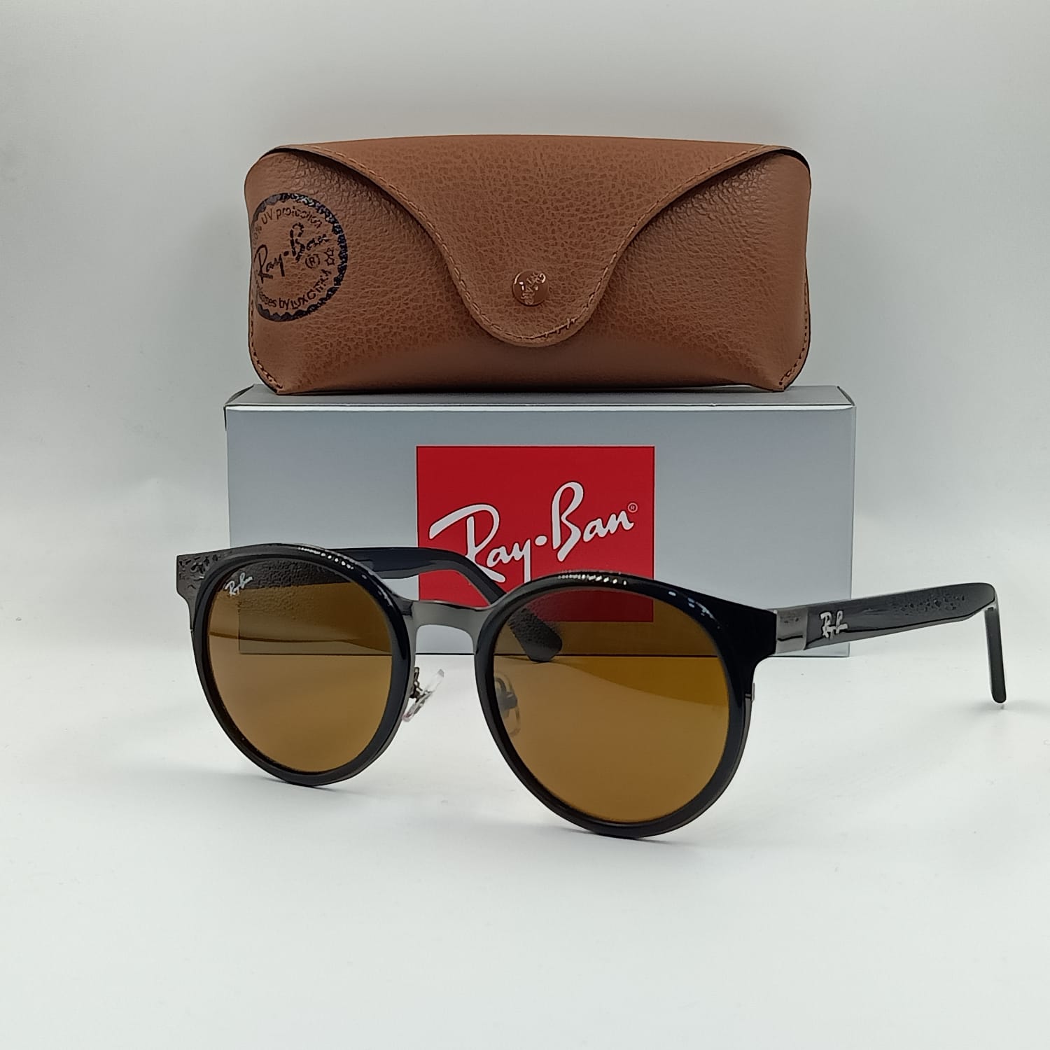 Lunettes de soleil : RAY-BAN  RB3550M Noir/Marron
